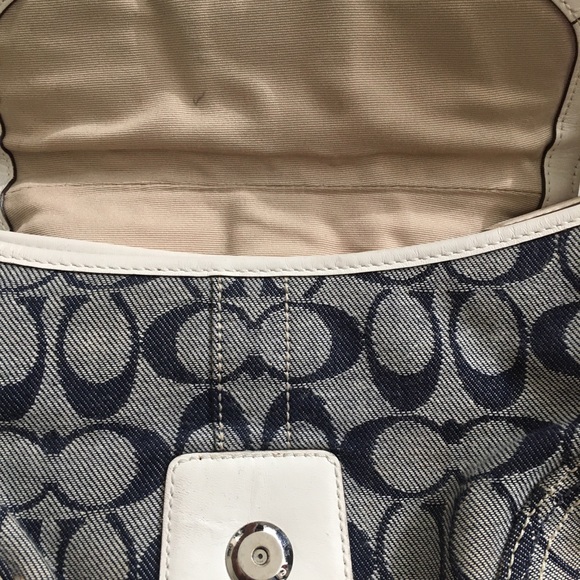 Authentic Coach canvas handbag - Picture 5 of 9